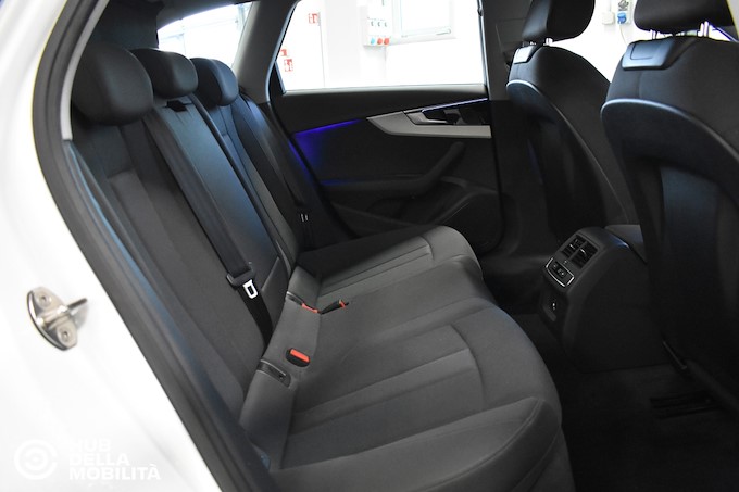 AUDI A4 Avant 40 g-tron S tronic